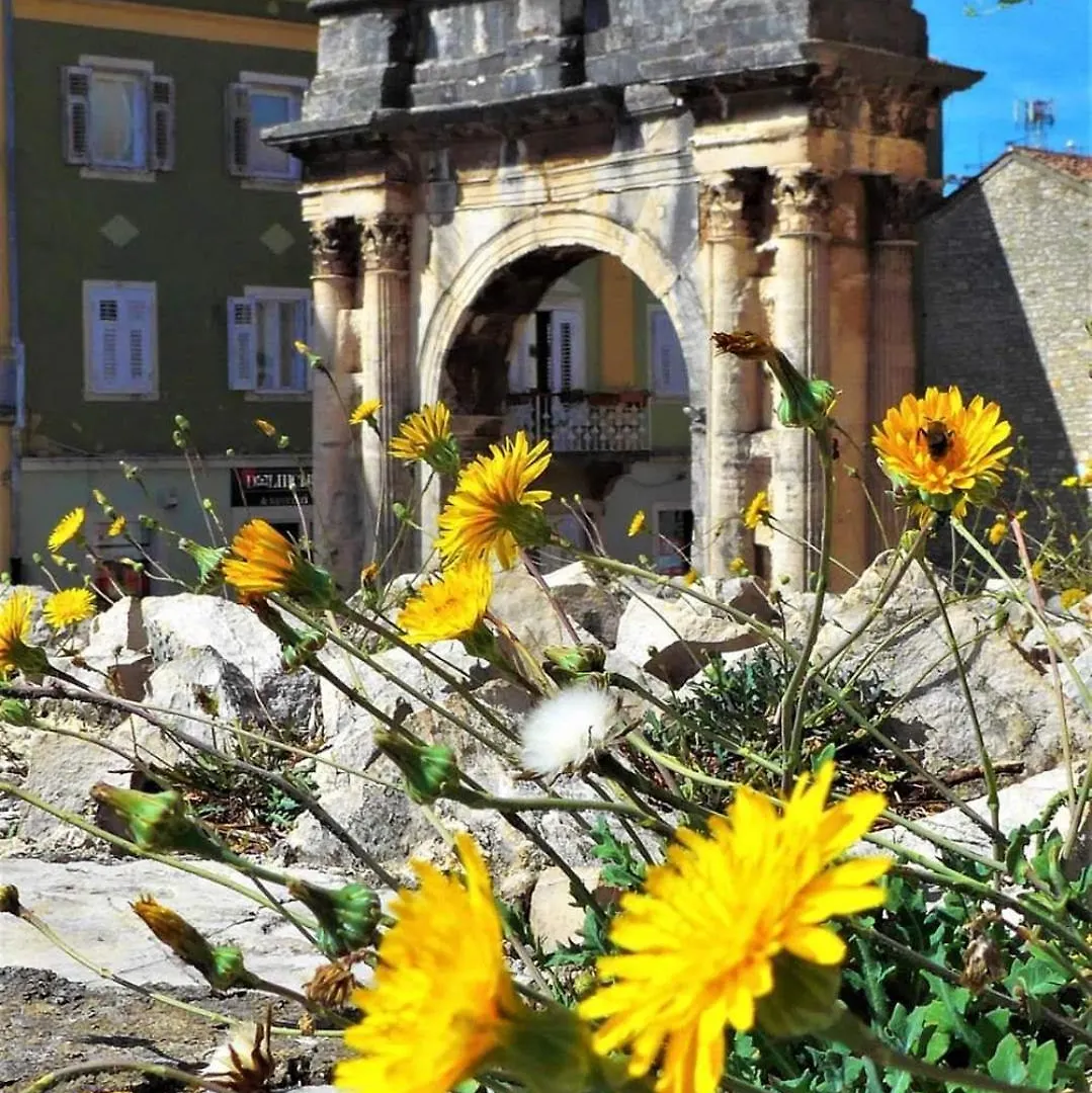 Portaaurea!Romantic Balcony With A Wonderful View بولا كرواتيا