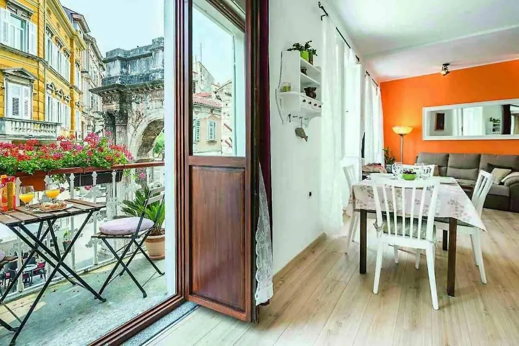 Portaaurea!Romantic Balcony With A Wonderful View 普拉 公寓